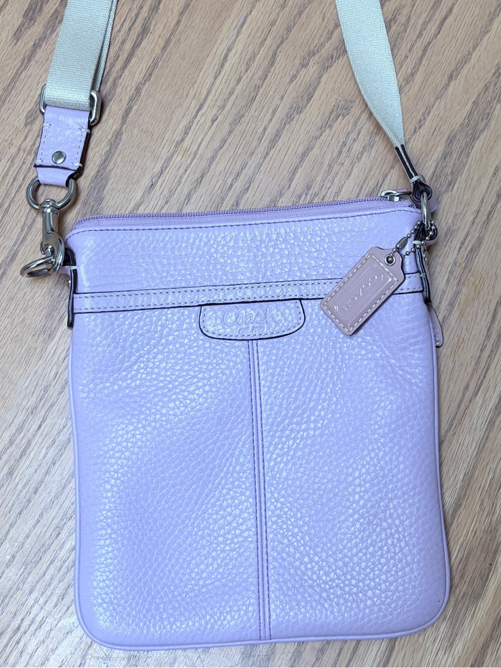 COACH Lilac Pebbled Leather Swingpack with Matching Hang Tag 2010’s - Picture 2 of 11